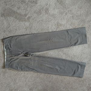 Banana Republic 33x34 Modern Fit dress slacks